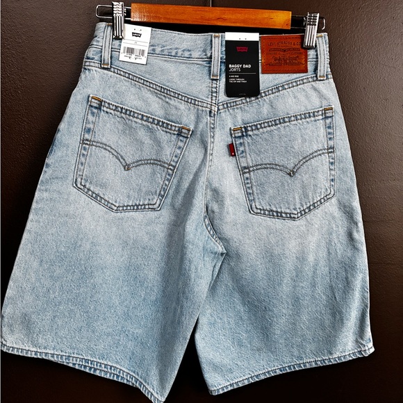 NWT Levi’s Baggy Dad Jorts - Picture 5 of 5